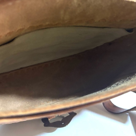 Vintage Handcrafted brown Leather Crossbody Bag - Picture 7 of 10